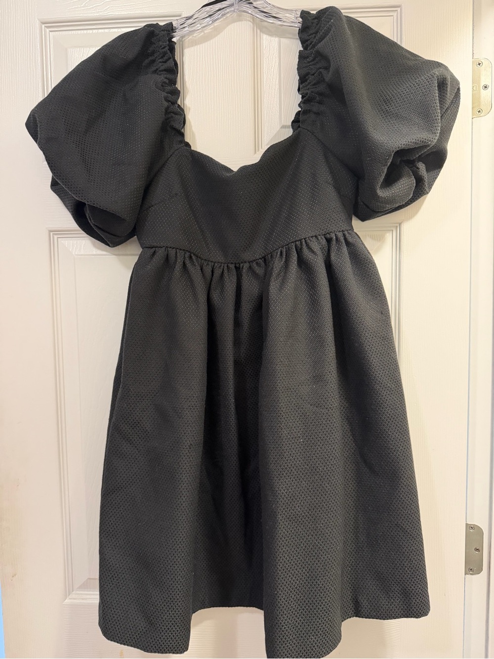 Line and Dot Black Puff Sleeve Party Dress